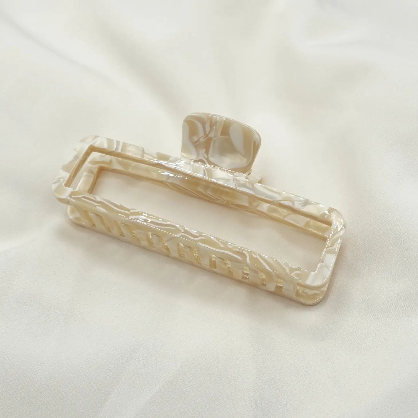 Harlow Cellulose Hair Clip