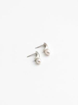 Betsy Pearl Stud